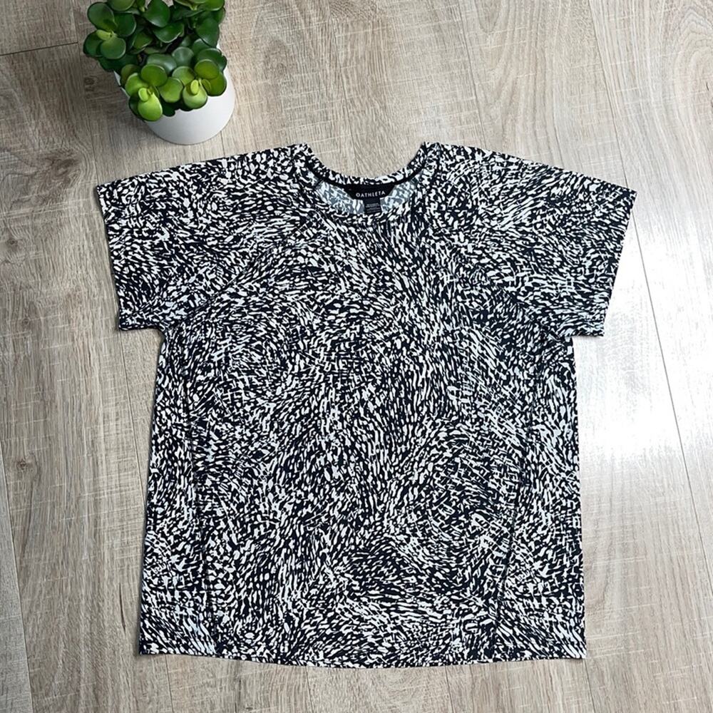 ATHLETA Black White Print Crew Neck Short Sleeve Athletic Shirt Women Size Small